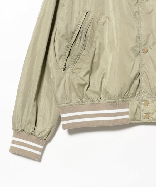 BEAMS（ビームス）の「【撥水】ワイドショートフィット ナイロン バーシティ ジャケット（ブルゾン・メンズ・ベージュ/ネイビー・S/M/L/XL）」の14枚目の写真