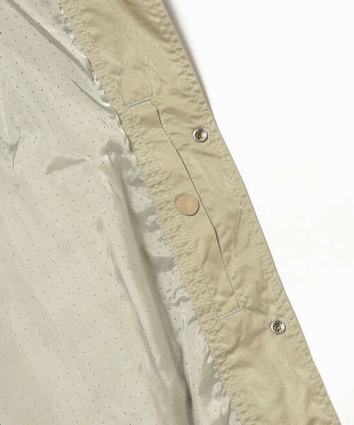 BEAMS（ビームス）の「【撥水】ワイドショートフィット ナイロン バーシティ ジャケット（ブルゾン・メンズ・ベージュ/ネイビー・S/M/L/XL）」の3枚目の写真