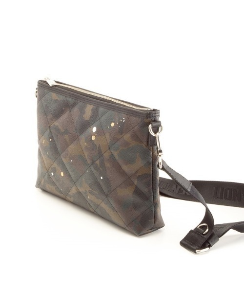 GENTIL BANDIT（ジャンティバンティ）の「GENTIL BANDIT（ジャンティバンティ）キルティングクロスボディ（ショルダーバッグ・メンズ・その他2/ブラック・F）」の17枚目の写真