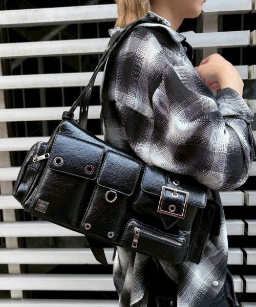 BLACKPURPLE(ブラックパープル)の「【BLACK PURPLE】Fortress Bag / 【ブラックパープル】フォートレスショルダーバッグ(ショルダーバッグ・メンズ・ブラック・ONE SIZE)」の1枚目の写真