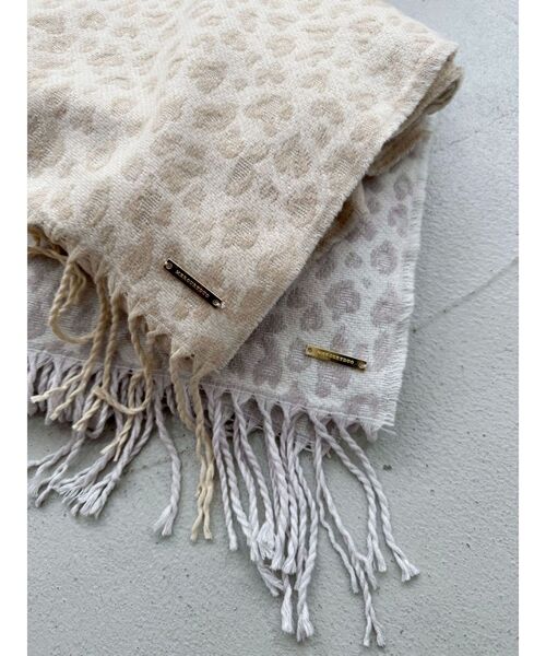 MERCURYDUO(マーキュリーデュオ)の「レオパードストール(ストール/ショール・レディース・ベージュ/グレー・FREE)」の3枚目の写真