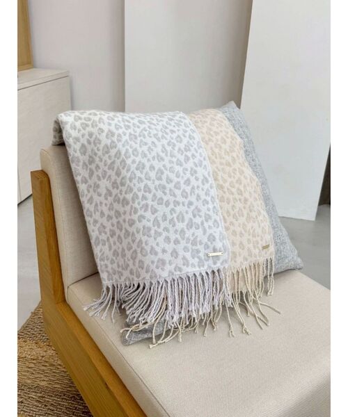 MERCURYDUO(マーキュリーデュオ)の「レオパードストール(ストール/ショール・レディース・ベージュ/グレー・FREE)」の6枚目の写真