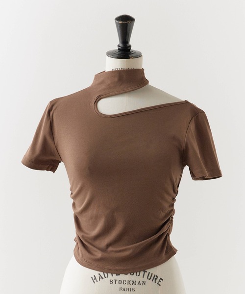 ROOPTOKYO（ループトウキョウ）の「Cutout Asymmetrical T-shirt / カットアウト アシンメトリー カットソー（Tシャツ/カットソー・レディース・ホワイト/カーキ/グレー/レッド/オートミール/ブラック・FREE）」の2枚目の写真