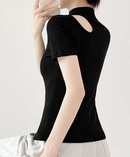 ROOPTOKYO（ループトウキョウ）の「Cutout Asymmetrical T-shirt / カットアウト アシンメトリー カットソー（Tシャツ/カットソー・レディース・ホワイト/カーキ/グレー/レッド/オートミール/ブラック・FREE）」の4枚目の写真