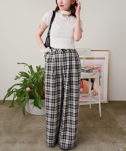 ROOPTOKYO（ループトウキョウ）の「Cutout Asymmetrical T-shirt / カットアウト アシンメトリー カットソー（Tシャツ/カットソー・レディース・ホワイト/カーキ/グレー/レッド/オートミール/ブラック・FREE）」の10枚目の写真