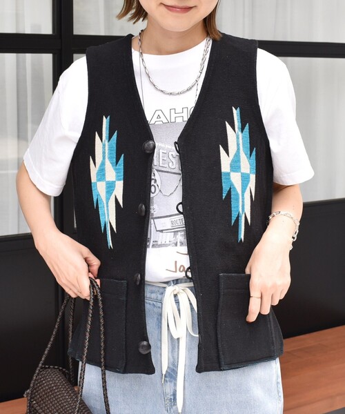 SHIPS（シップス）の「【SHIPS別注】UHURU:ジャカード  ベスト（ベスト・レディース・ナチュラル/ブラック・ONE SIZE）」の4枚目の写真