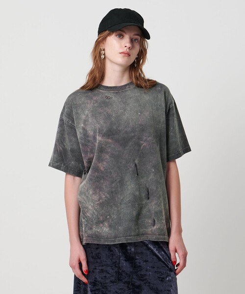 ASTRAET（アストラット）の「＜ASTRAET＞コットン アシッド/ダメージ クルーネックTシャツ（Tシャツ/カットソー・レディース・オリーブ/ブラック/レッド/コバルトブルー・FREE）」の2枚目の写真