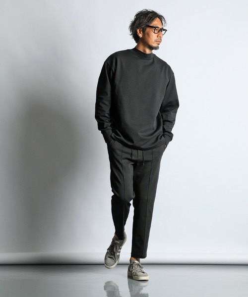 The DUFFER of ST.GEORGE（ザダファーオブセントジョージ）の「「AIR FLEX」SETUP MOCK NECK L/S TEE：機能素材 「エアフレックス」セットアップ モックネック ロンTEE（Tシャツ/カットソー・メンズ・チャコールグレー/ブラック・X-LARGE/LARGE/MEDIUM/SMALL）」の6枚目の写真