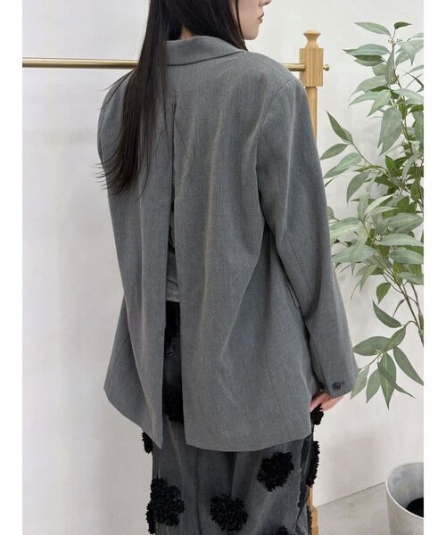 OUNNOUN（オウンノウン）の「【OUNNOUN】バックスリット2WAYジャケット（テーラードジャケット・レディース・ブラウン/グレー・FREE）」の7枚目の写真