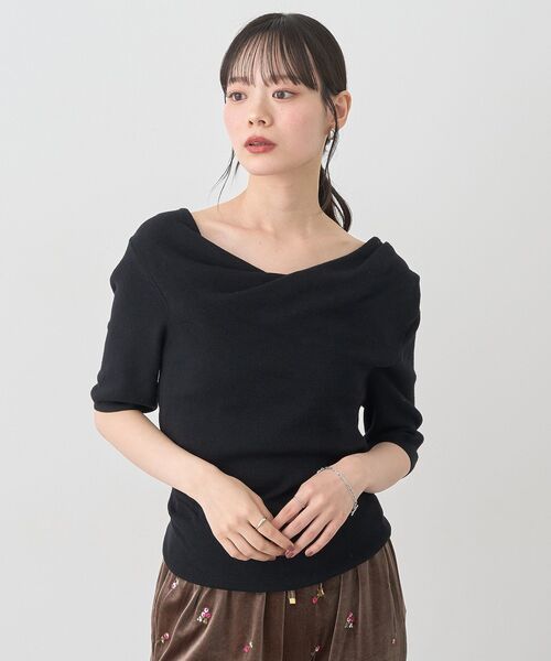 earth music&ecology(アースミュージックアンドエコロジー)の「ドレープニットプルオーバー(ニット/セーター・レディース・ブラック/ブラウン/ボルドー・FREE)」の1枚目の写真