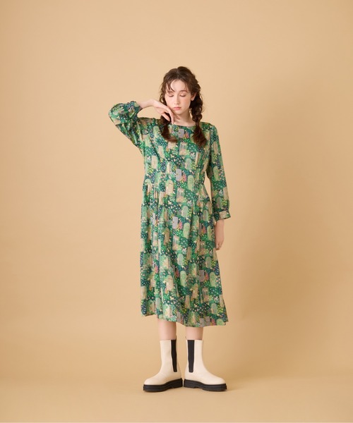 Jolly Poupee(ジョリープッペ)の「【22fabric】シークレットガーデン/ ワンピース(ワンピース・レディース・ベージュ/ネイビー・42/46)」の2枚目の写真