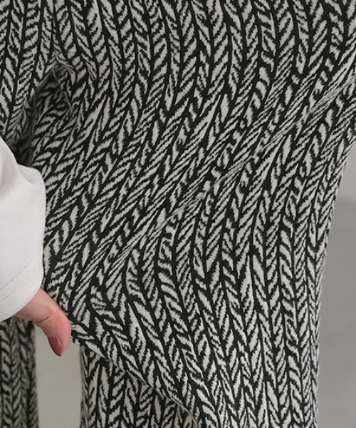 HUG.U（ハグユー）の「ジャガードワイドパンツ（その他パンツ・レディース・グレー×ホワイト/グレー/ブラック×ホワイト・L(レギュラー丈)/M(レギュラー丈)/L(トール丈)/M(トール丈)）」の7枚目の写真