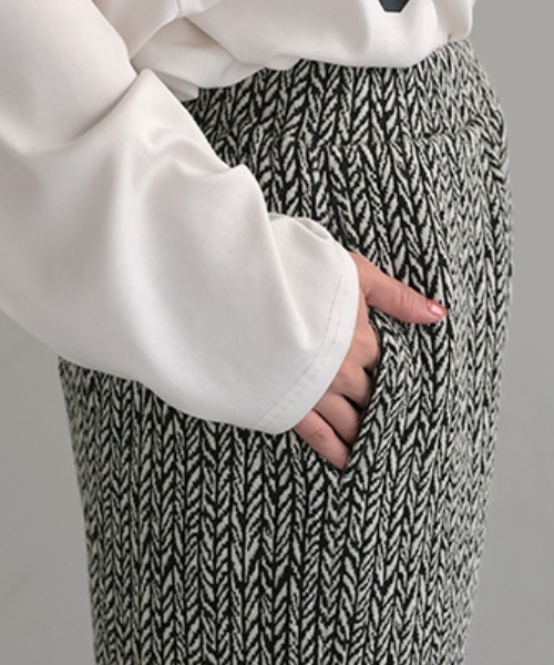 HUG.U（ハグユー）の「ジャガードワイドパンツ（その他パンツ・レディース・グレー×ホワイト/グレー/ブラック×ホワイト・L(レギュラー丈)/M(レギュラー丈)/L(トール丈)/M(トール丈)）」の12枚目の写真