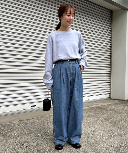 SLOBE IENA(スローブイエナ)の「《4サイズ展開》LEDENIM BLUR TUCK TROUSERデニム(デニムパンツ・レディース・ブラック/ブルー・40/38/36/34)」の7枚目の写真