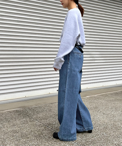 SLOBE IENA(スローブイエナ)の「《4サイズ展開》LEDENIM BLUR TUCK TROUSERデニム(デニムパンツ・レディース・ブラック/ブルー・40/38/36/34)」の6枚目の写真