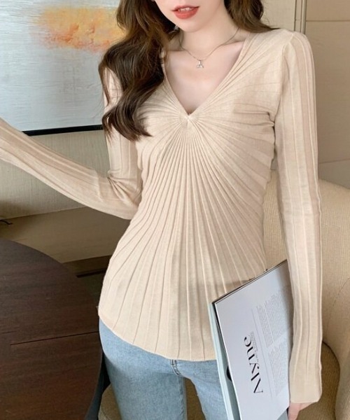 cammie(キャミー)の「ディープVネックデザインニット(ニット/セーター・レディース・ベージュ/ブラック・F)」の10枚目の写真