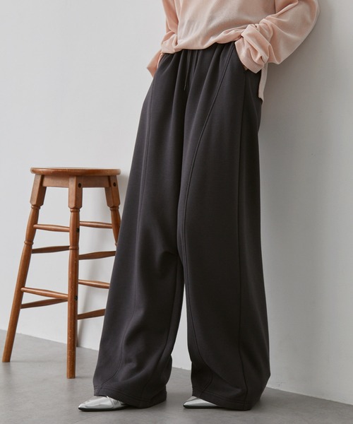 nui nullu（ヌイヌル）の「【nui nullu】2WAYワイドスウェットカーブパンツ＜セットアップ対応＞（スウェットパンツ・レディース・ライトグレー/アイボリー/ブラック/グレー・S/M/L）」の4枚目の写真