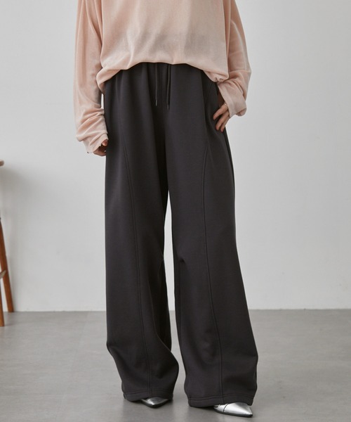 nui nullu（ヌイヌル）の「【nui nullu】2WAYワイドスウェットカーブパンツ＜セットアップ対応＞（スウェットパンツ・レディース・ライトグレー/アイボリー/ブラック/グレー・S/M/L）」の7枚目の写真