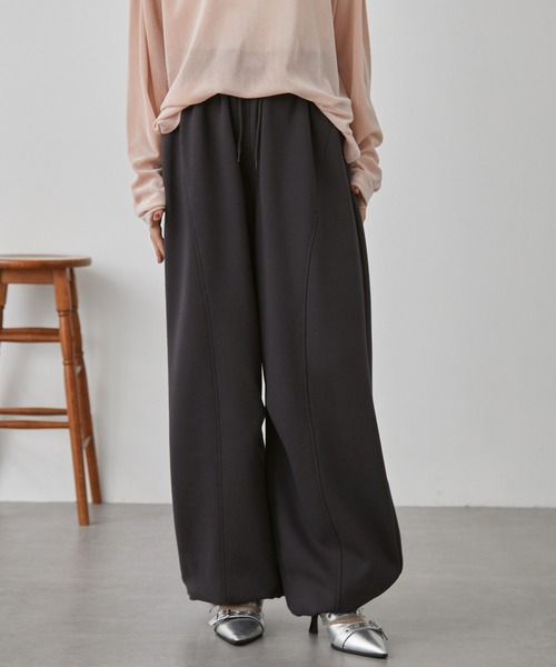 nui nullu（ヌイヌル）の「【nui nullu】2WAYワイドスウェットカーブパンツ＜セットアップ対応＞（スウェットパンツ・レディース・ライトグレー/アイボリー/ブラック/グレー・S/M/L）」の8枚目の写真