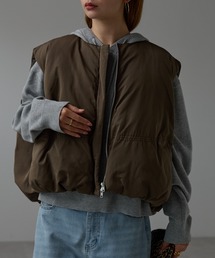 r.（アールドット）の「ファイバーダウン　ショートベスト（ダウンベスト）」