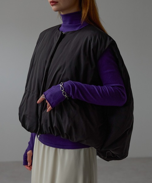 r.(アールドット)の「ファイバーダウン ショートベスト(ダウンベスト・レディース・キナリ/オリーブ/グレイッシュベージュ/ブラック・FREE)」の18枚目の写真