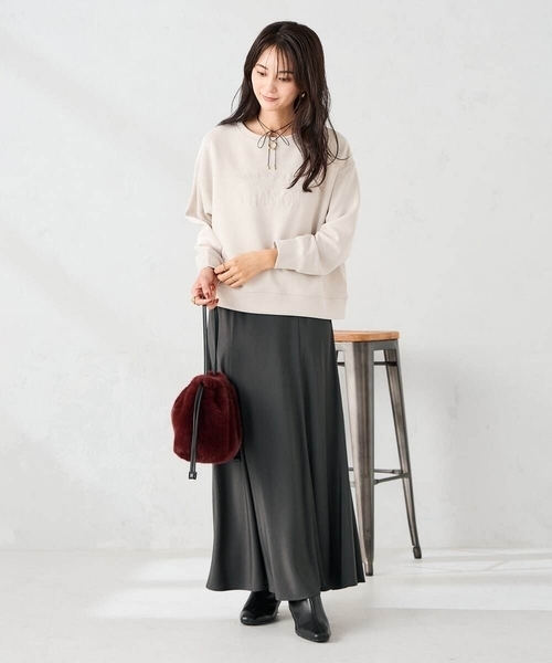 a.v.v(アーヴェヴェ)の「刺繍ロゴショートダンボールスウェット(スウェット・レディース・ネイビー/クリーム/グレー系その他・40/38/36)」の22枚目の写真