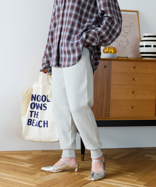 FREAK'S STORE（フリークスストア）の「限定展開　ニット ジョガー イージーパンツ（その他パンツ・レディース・ブルー/チャコールグレー/杢グレー/ナチュラル/ブラック/ダークブラウン/ライトグレー・SMALL/MEDIUM）」の3枚目の写真