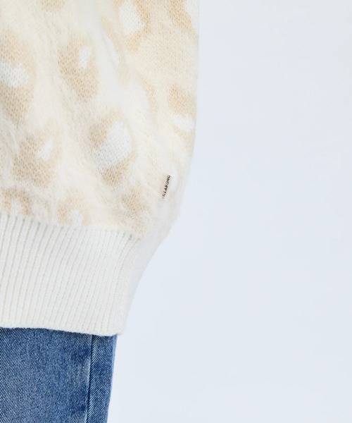 BILLABONG(ビラボン)の「BILLABONG レディース LEOPARD JQ CREW SWEA セーター 【2025年秋冬モデル】 @autumn/ビラボンバックロゴプリントヒョウ柄ジャガードクルーニットセーター(ニット/セーター・レディース・ブラック/ブラウン系その他/アイボリー・MEDIUM)」の7枚目の写真