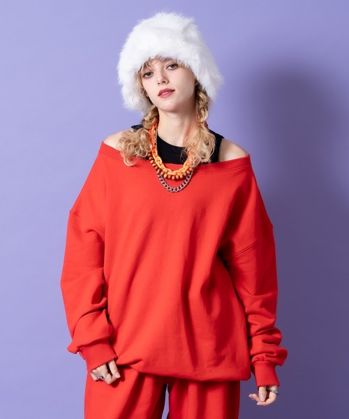 a.p.o.v. オフショルダーダメージスウェットオーバーサイズトレーナー