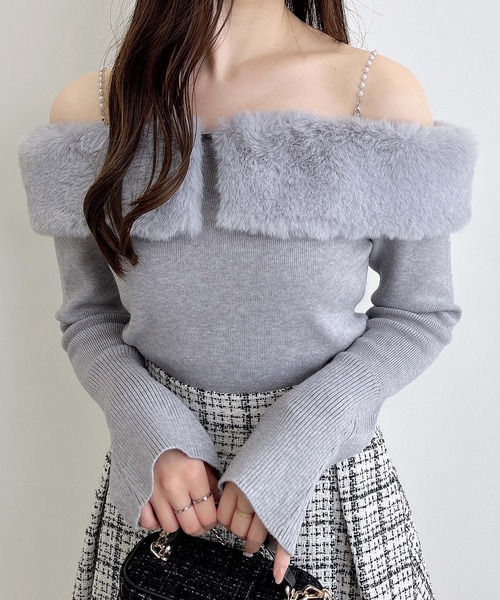 INGNI（イング）の「2Wayエコファーオフショルニット（ニット/セーター・レディース・ブラック/アイボリー/ブラウン/グレー・M）」の4枚目の写真