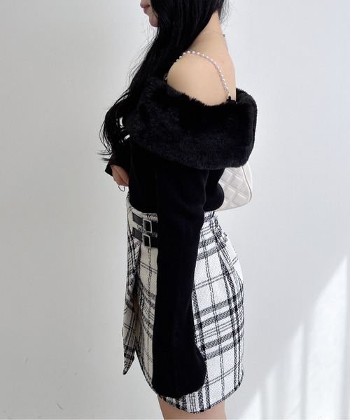 INGNI（イング）の「2Wayエコファーオフショルニット（ニット/セーター・レディース・ブラック/アイボリー/ブラウン/グレー・M）」の21枚目の写真