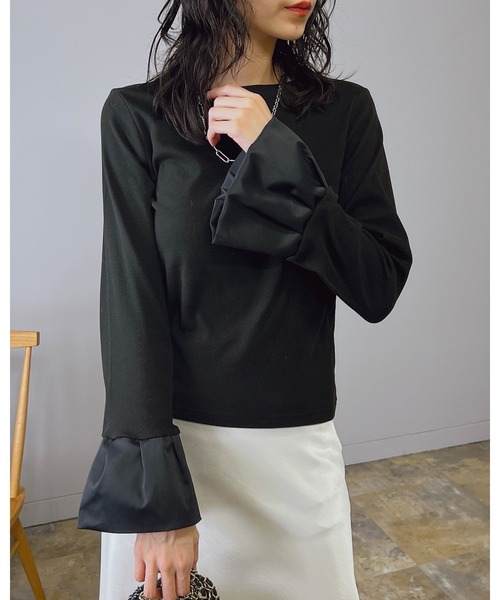 Doumoi（ドゥモエ）の「ベルスリーブデザイン　プルオーバー（Tシャツ/カットソー・レディース・アイボリー/ブラック/グレー・FREE）」の3枚目の写真