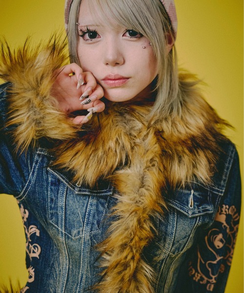 GALFY（ガルフィー）の「GALFY-ぎゃるちゃんファーデニムJKT（デニムジャケット・レディース・インディゴブルー/ブルー・FREE）」の2枚目の写真