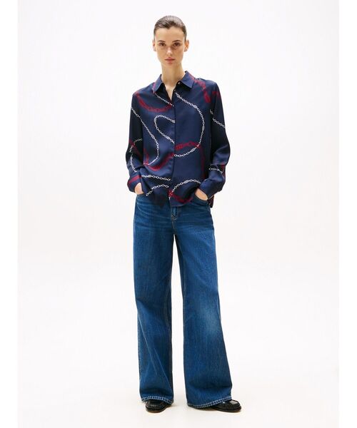 TOMMY HILFIGER(トミーヒルフィガー)の「ソフトビスコースレギュラーシャツ(シャツ/ブラウス・レディース・ネイビー・32inch)」の3枚目の写真