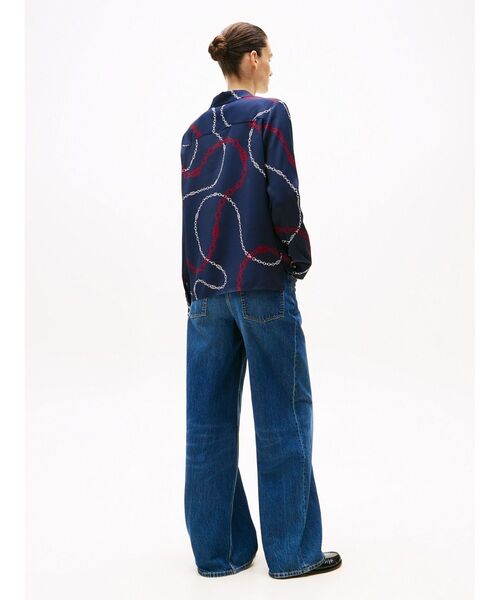 TOMMY HILFIGER(トミーヒルフィガー)の「ソフトビスコースレギュラーシャツ(シャツ/ブラウス・レディース・ネイビー・32inch)」の4枚目の写真