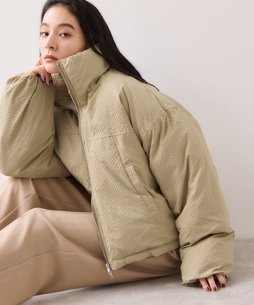 VIS（ビス）の「【WEB限定】軽くてあたたかいパディングショートボリューム中綿ブルゾン（ブルゾン・レディース・ダークブラウン/キナリ/ベージュ/ブラック・FREE）」の19枚目の写真