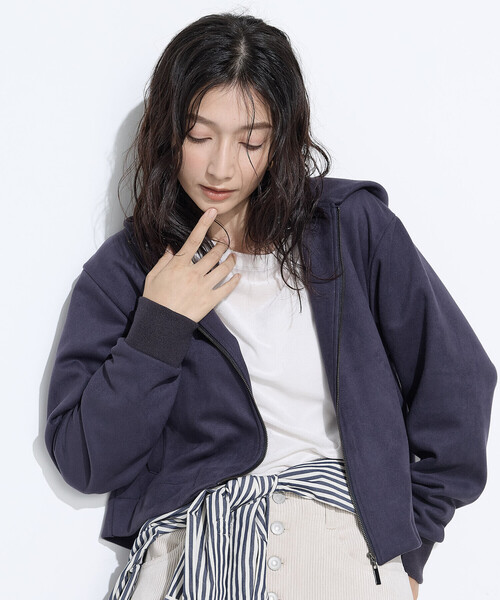 COMME CA Wardrobe（コムサワードローブ）の「ダンボールスエード調 パーカブルゾン（ブルゾン・レディース・カーキブラウン/グレイッシュベージュ/チャコール・FREE）」の18枚目の写真