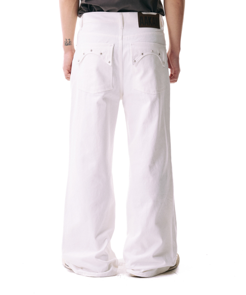 AAKAM(アーカム)の「Multi Studded Cotton Pants (White)(デニムパンツ・レディース・その他・2/3/1)」の2枚目の写真