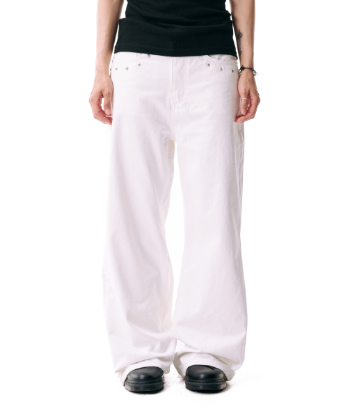 AAKAM(アーカム)の「Multi Studded Cotton Pants (White)(デニムパンツ・レディース・その他・2/3/1)」の3枚目の写真