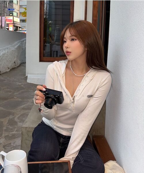 FLAREUP(フレアアップ)の「Button Up Lace Hoodie (FL-148_Gray)(パーカー・レディース・グレー・OS)」の3枚目の写真