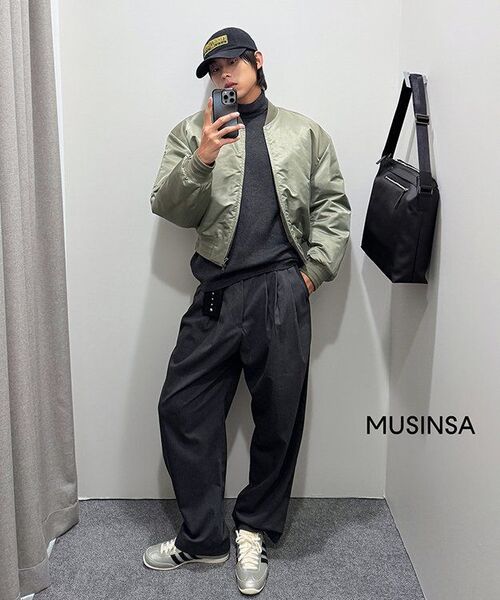 MUSINSA STANDARD（ムシンサスタンダード）の「ミニマルタートルネックニット[チャコールグレー]（ニット/セーター・メンズ・その他・SMALL/MEDIUM/LARGE/X-LARGE/XX-LARGE）」の7枚目の写真