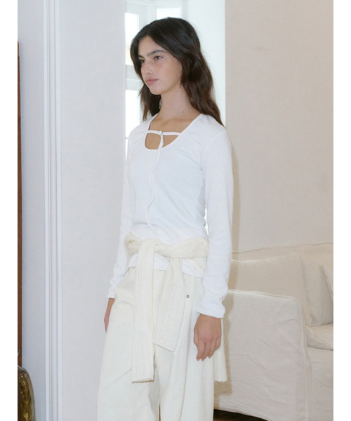 Kijun(キジュン)の「Belted U-Neck Top Ivory(Tシャツ/カットソー・レディース・その他・SMALL/MEDIUM)」の2枚目の写真