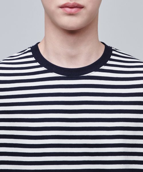 MUSINSA STANDARD（ムシンサスタンダード）の「ストライプリラックスクルーネックTシャツ[ブラック]（Tシャツ/カットソー・メンズ・その他・SMALL/MEDIUM/LARGE/X-LARGE/XX-LARGE/XXX-LARGE）」の4枚目の写真