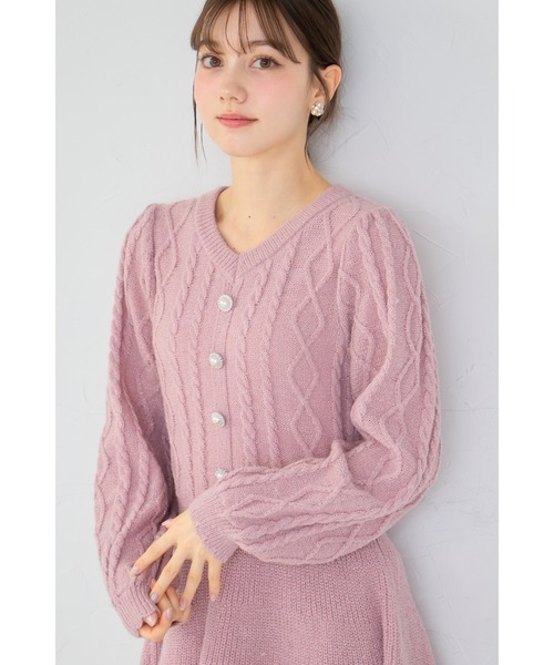 tocco closet(トッコ クローゼット)の「パール飾り釦付きケーブル編みラメニットワンピース(ワンピース・レディース・ブルー/ピンク・M)」の1枚目の写真