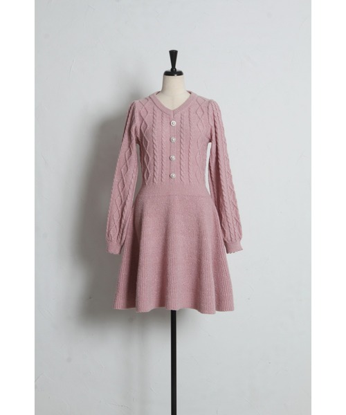 tocco closet(トッコ クローゼット)の「パール飾り釦付きケーブル編みラメニットワンピース(ワンピース・レディース・ブルー/ピンク・M)」の15枚目の写真