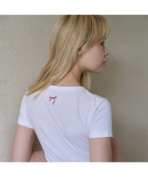 5OML(オーオーエムエル)の「スリムクロップバックリボンTシャツ(ホワイト)(Tシャツ/カットソー・レディース・ホワイト・LARGE/MEDIUM)」の1枚目の写真