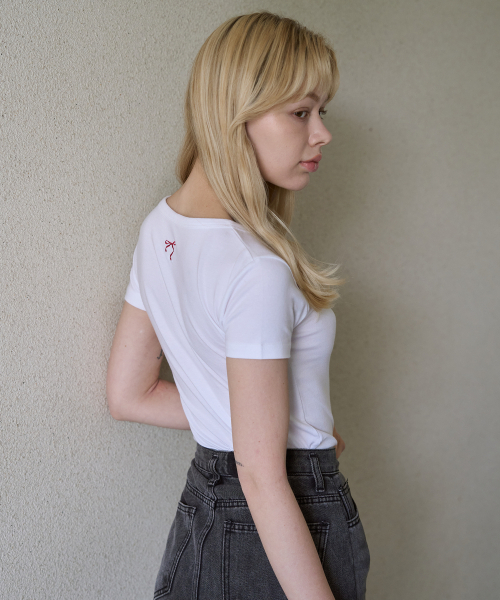 5OML(オーオーエムエル)の「スリムクロップバックリボンTシャツ(ホワイト)(Tシャツ/カットソー・レディース・ホワイト・LARGE/MEDIUM)」の5枚目の写真
