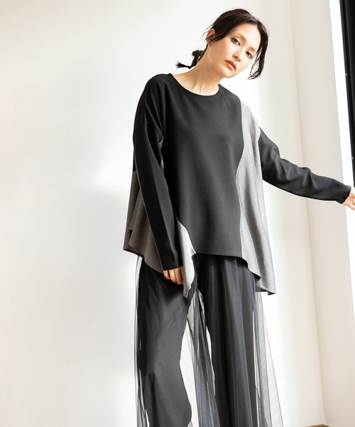 OSMOSIS（オズモーシス）の「アシンメトリー切替フレアープルオーバー（Tシャツ/カットソー・レディース・アイボリー/ブラック/グレー/ブルー・ONE SIZE）」の9枚目の写真