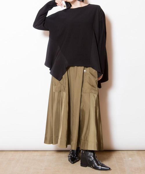 OSMOSIS（オズモーシス）の「アシンメトリー切替フレアープルオーバー（Tシャツ/カットソー・レディース・アイボリー/ブラック/グレー/ブルー・ONE SIZE）」の13枚目の写真