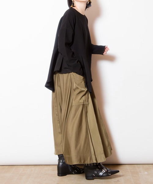 OSMOSIS（オズモーシス）の「アシンメトリー切替フレアープルオーバー（Tシャツ/カットソー・レディース・アイボリー/ブラック/グレー/ブルー・ONE SIZE）」の16枚目の写真